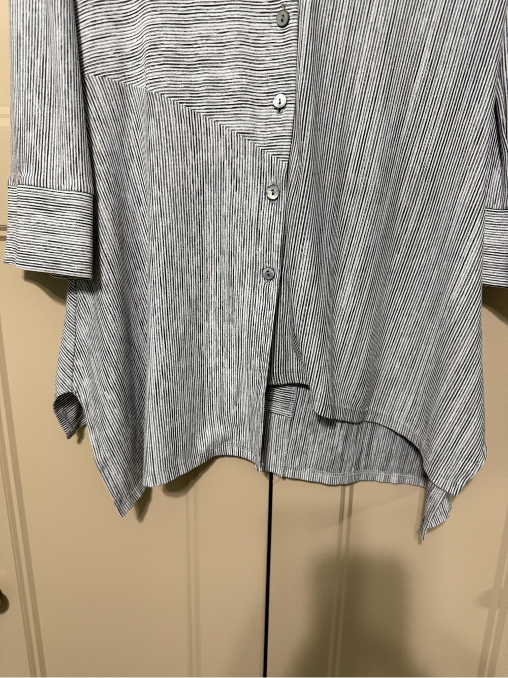 Joseph Ribkoff Light Gray Button-Front Tunic Blouse - Picture 4 of 9